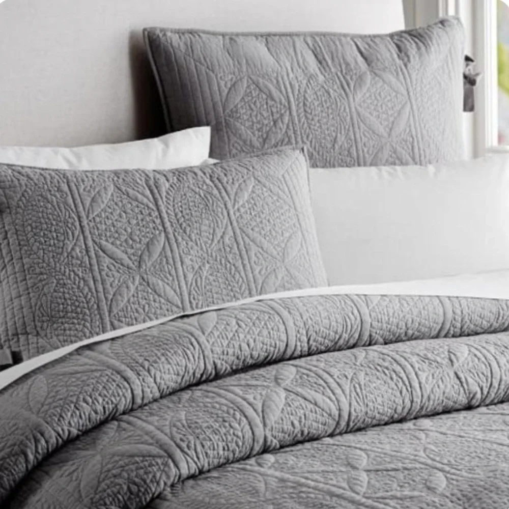 Pottery Barn Hanna Cotton/Linen Quilt • Full/Queen